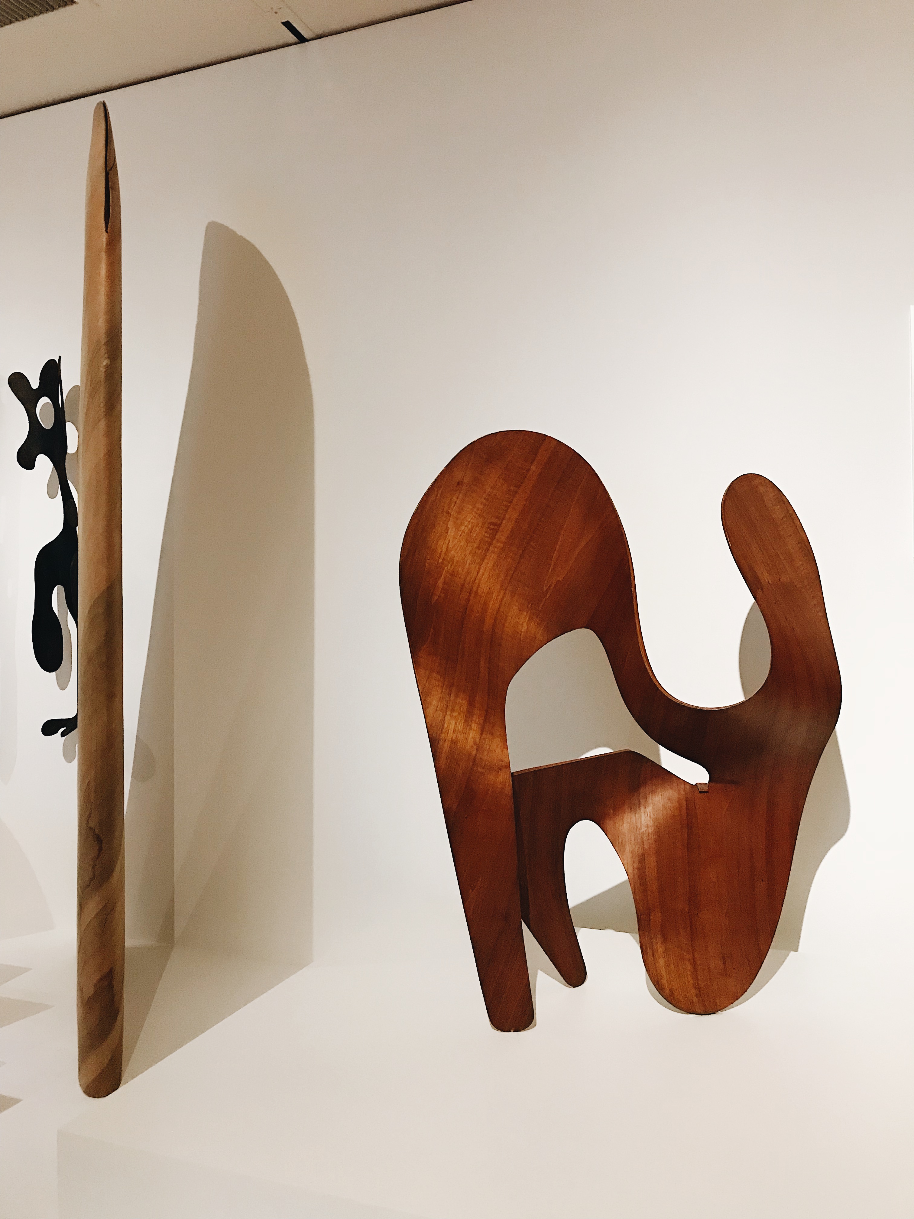 Untitled molded plywood. Between 1941 and 1943, the Eames began a series of sculptural experiments, pushing the boundaries of the compound. (Jen Woo)