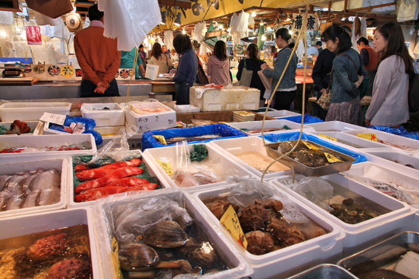 bigstock-Fish-Market-In-Tokyo-65988580_small
